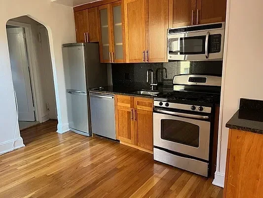 Listing photo 1 of 3