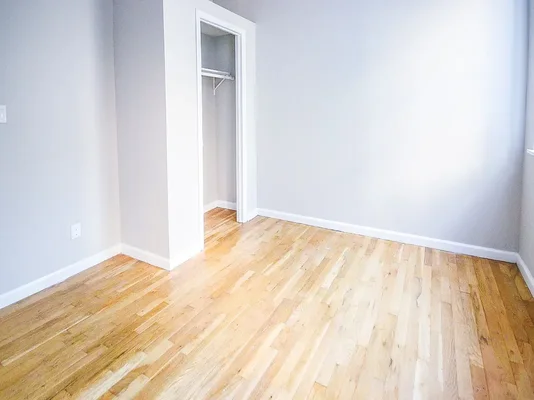 Listing photo 1 of 5