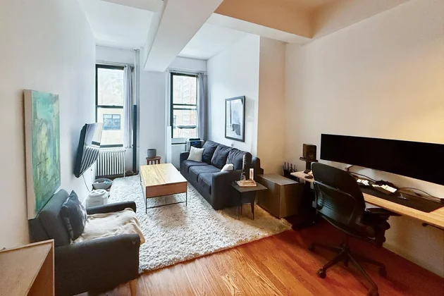 Listing photo 1 of 10