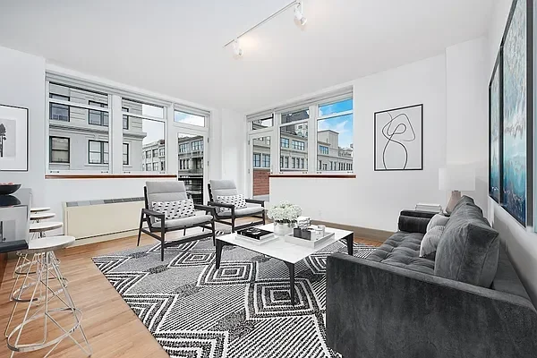 Listing photo 1 of 7