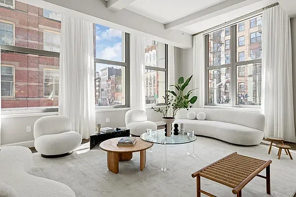 Listing photo 1 of 9