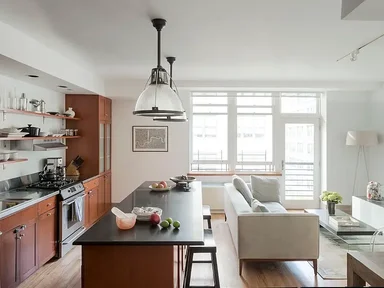 Listing photo 1 of 7