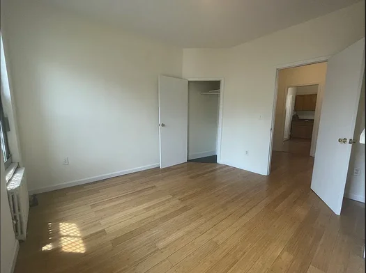 Listing photo 1 of 8