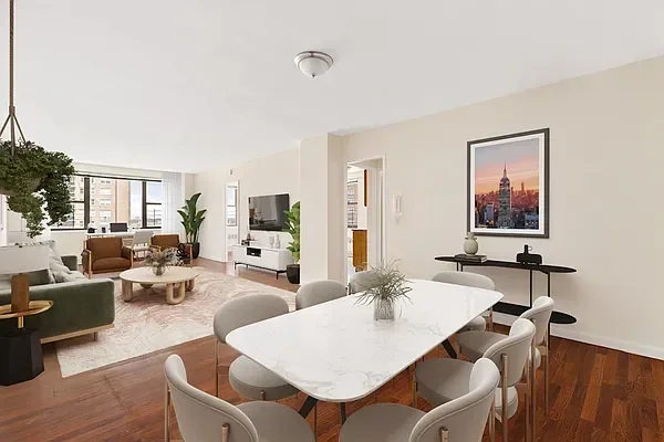 Listing photo 1 of 8