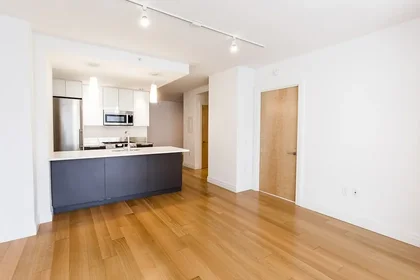 Listing photo 1 of 9