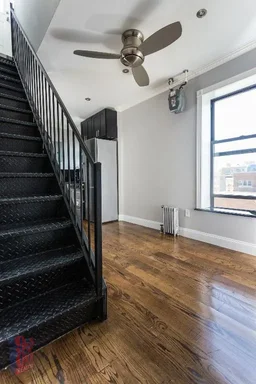 Listing photo 1 of 8