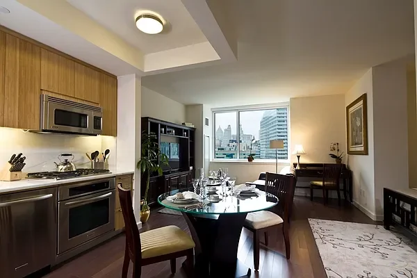 Listing photo 1 of 7