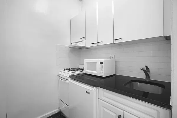 Listing photo 1 of 27