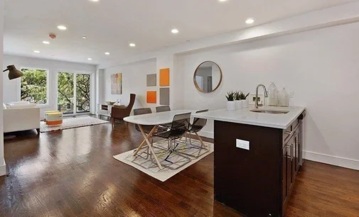 Listing photo 1 of 6