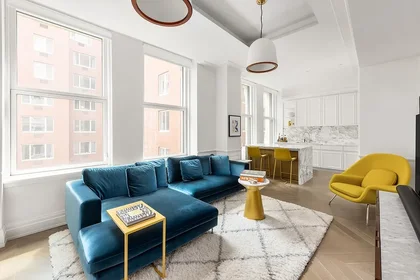 Listing photo 1 of 8