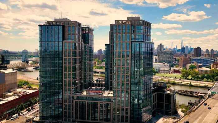 Listing photo 1 of 11