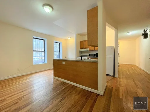 Listing photo 1 of 5