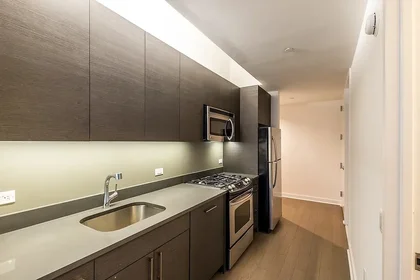 Listing photo 1 of 10