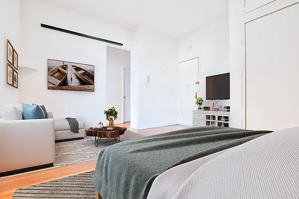 Listing photo 1 of 4