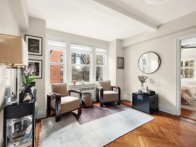 Listing photo 1 of 6