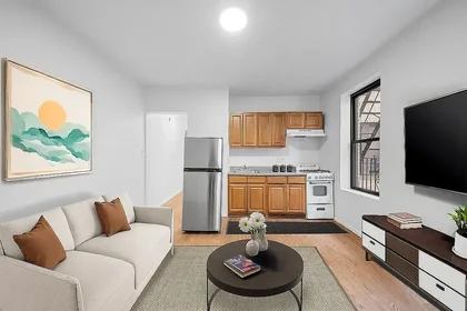 Listing photo 1 of 4