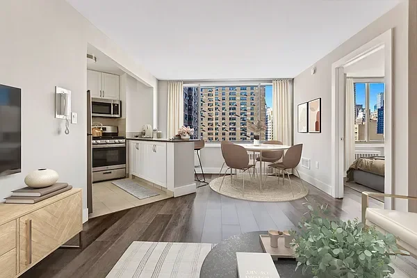 Listing photo 1 of 8