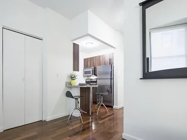 Listing photo 1 of 7