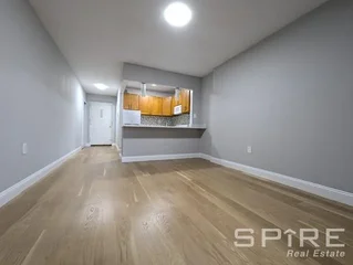 Listing photo 1 of 10