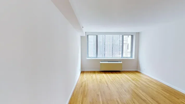 Listing photo 1 of 6