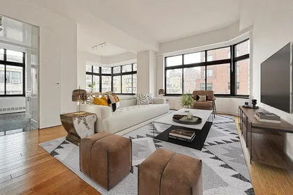 Listing photo 1 of 10