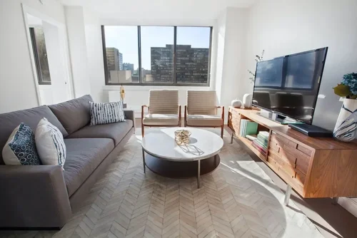 Listing photo 1 of 7