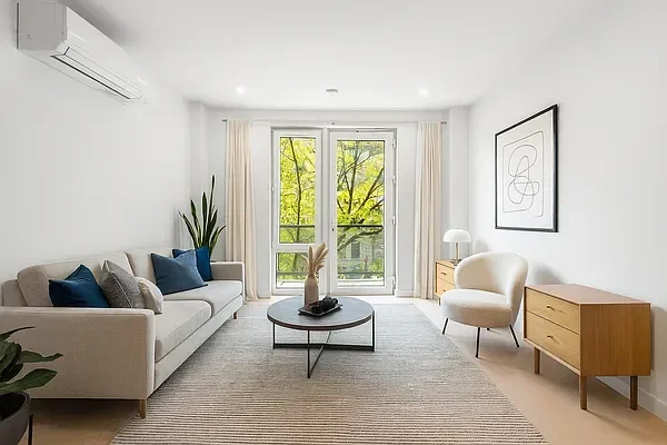 Listing photo 1 of 7