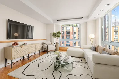 Listing photo 1 of 4