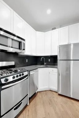 Listing photo 1 of 14