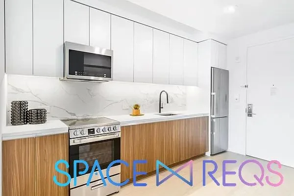 Listing photo 1 of 10