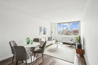 Listing photo 1 of 6