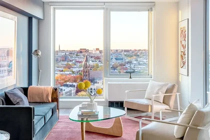 Listing photo 1 of 4