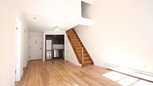 Listing photo 1 of 8