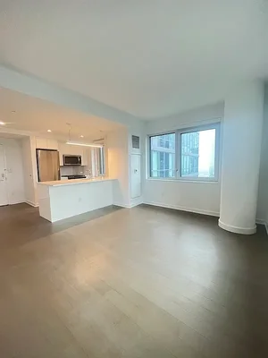 Listing photo 1 of 10