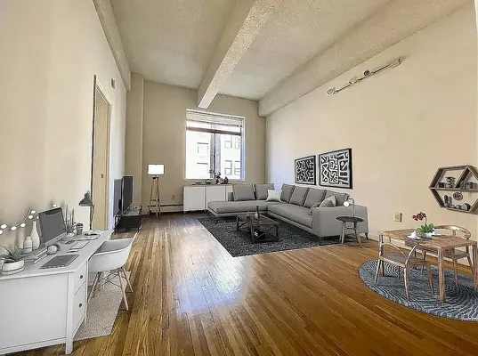 Listing photo 1 of 4