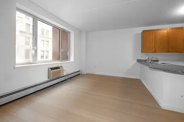 Listing photo 1 of 7