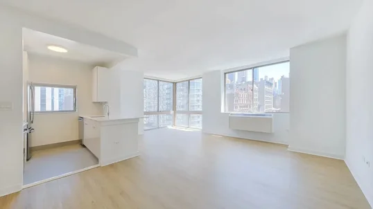 Listing photo 1 of 12