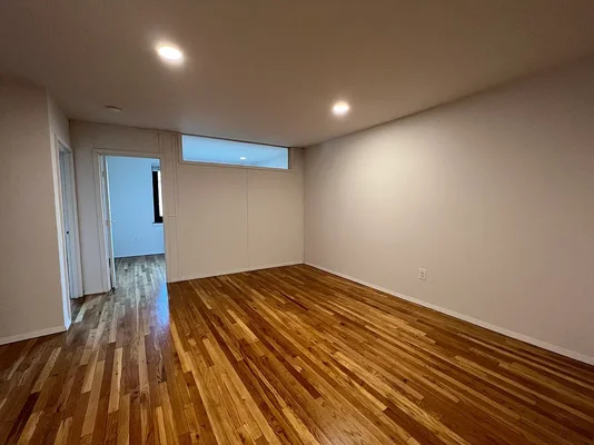 Listing photo 1 of 11