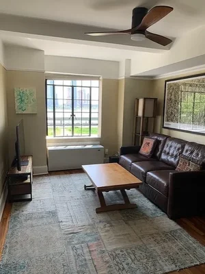 Listing photo 1 of 4