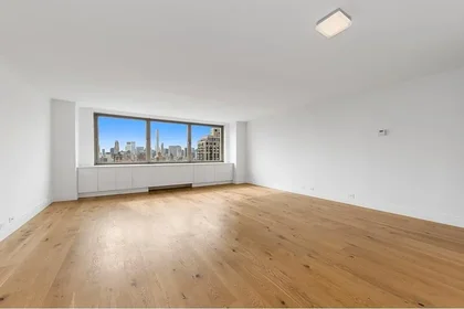 Listing photo 1 of 10