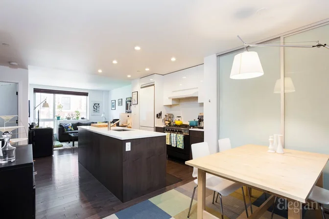 Listing photo 1 of 8