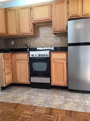 Listing photo 1 of 5