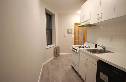 Listing photo 1 of 4