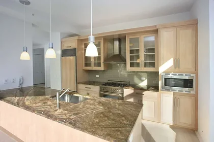 Listing photo 1 of 7