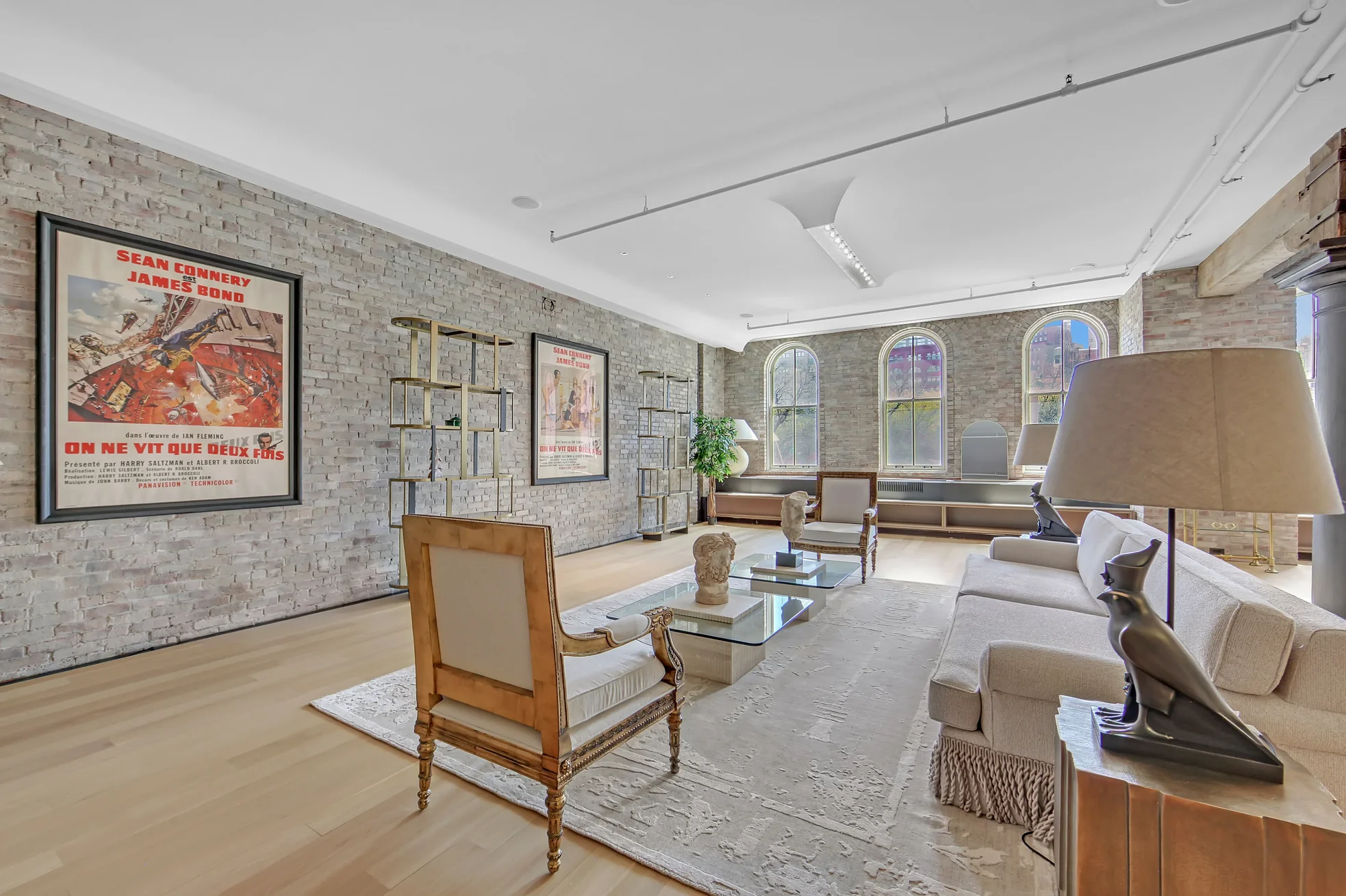 Listing photo 1 of 9