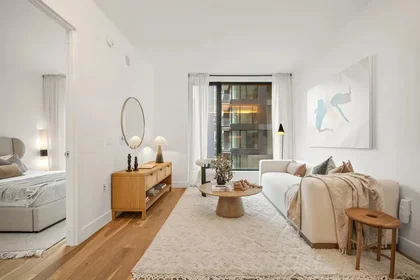 Listing photo 1 of 7