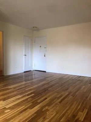 Listing photo 1 of 4