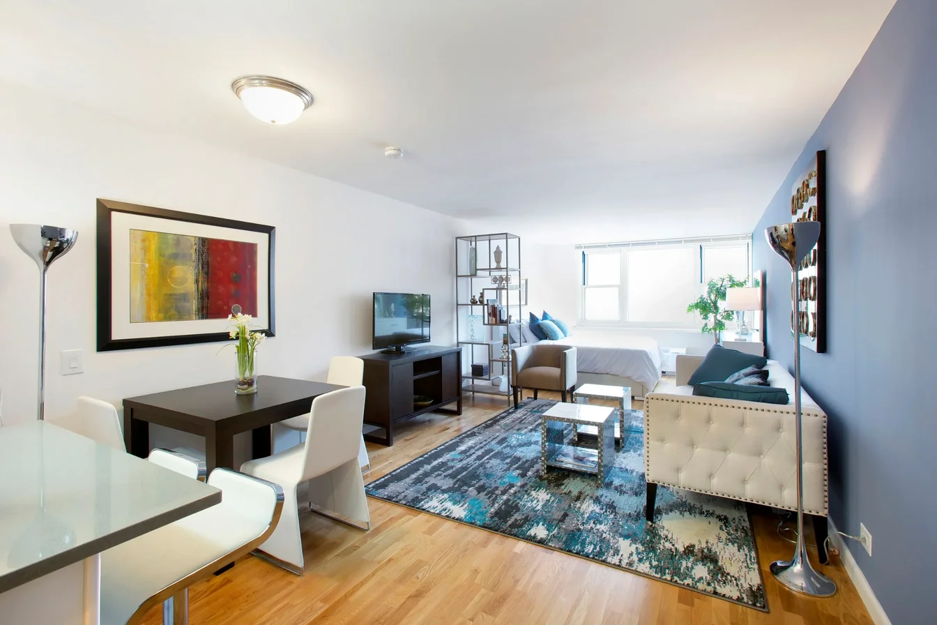 Listing photo 1 of 7