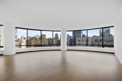 Listing photo 1 of 7