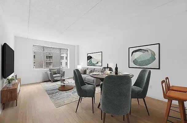 Listing photo 1 of 5